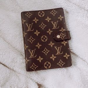 Louis Vuitton MM agenda